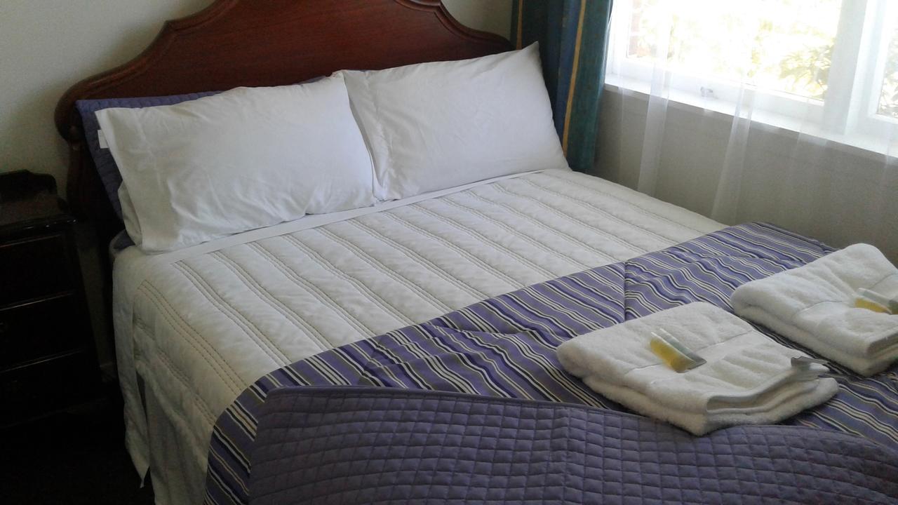 Airport Silver Fern Bed & Breakfast
