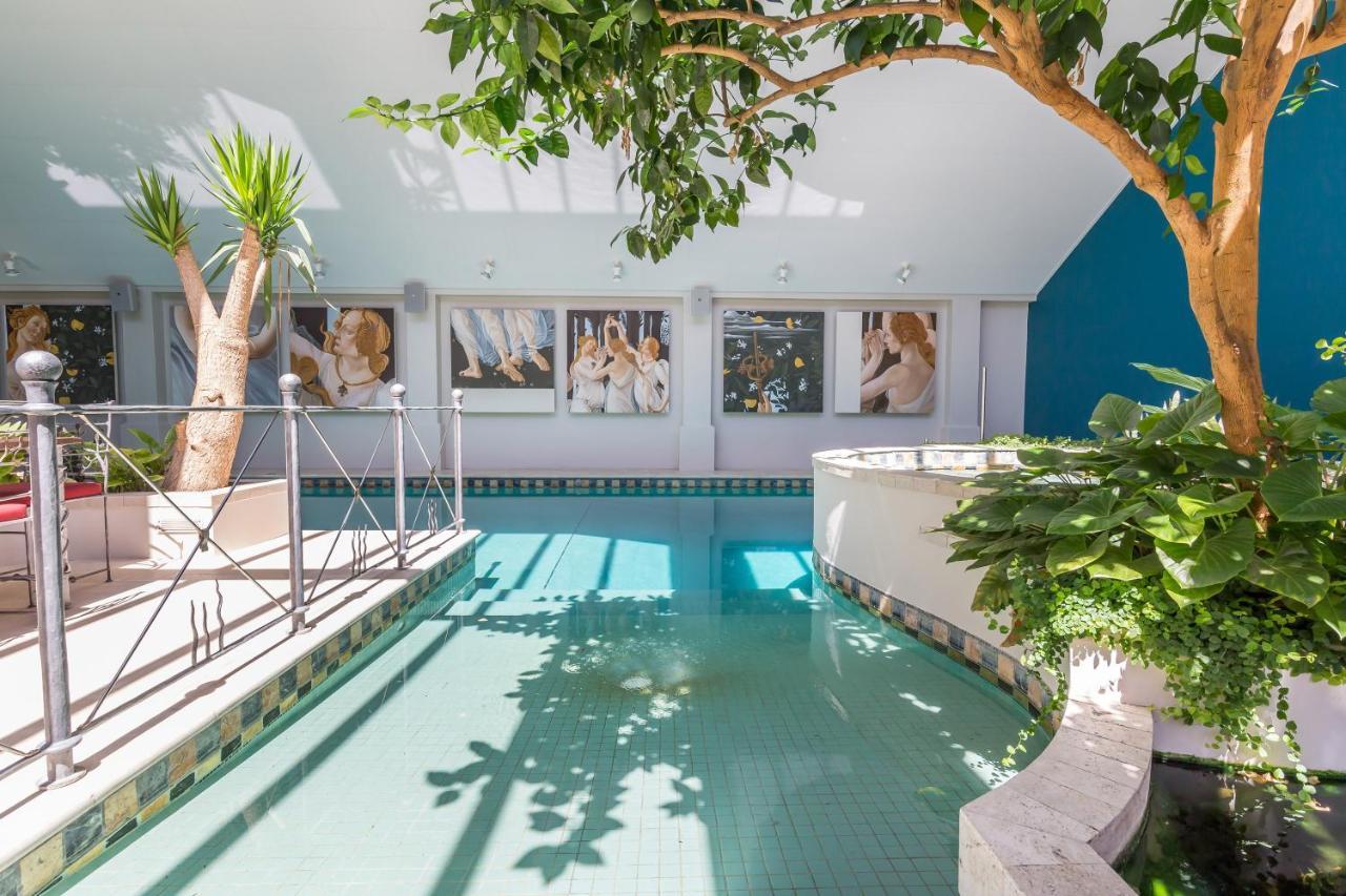 Bond Estate Luxury Holiday home *