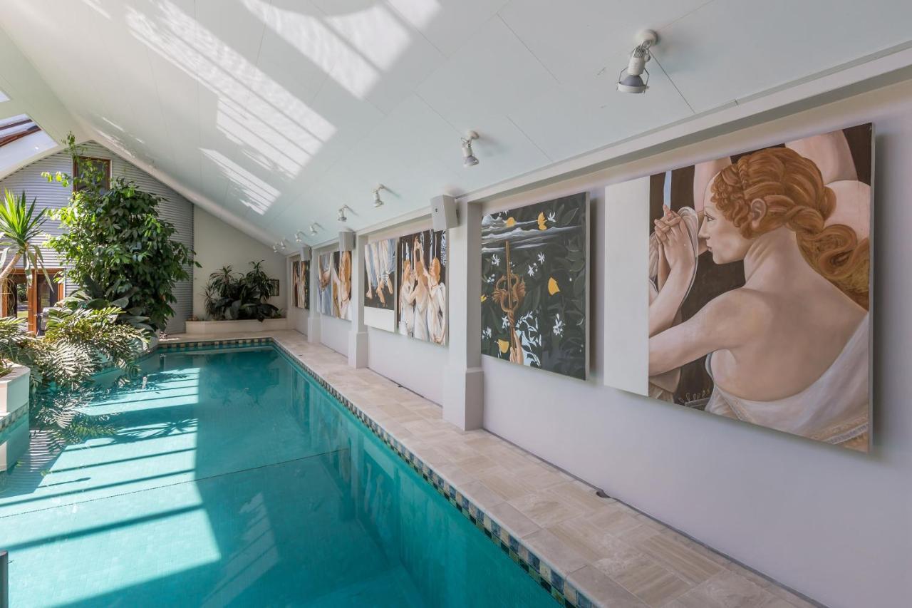 Holiday home Bond Estate Luxury *