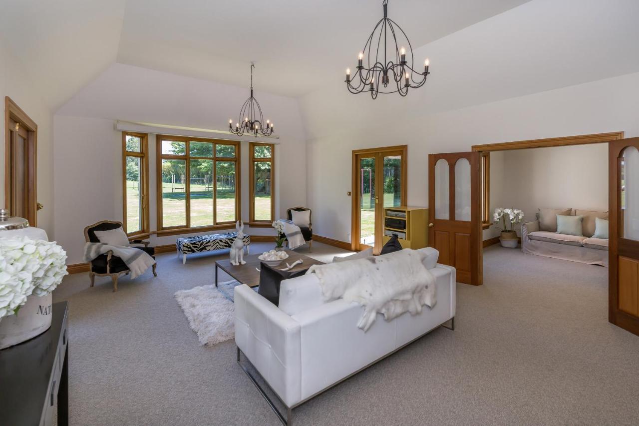 Bond Estate Luxury Holiday home *